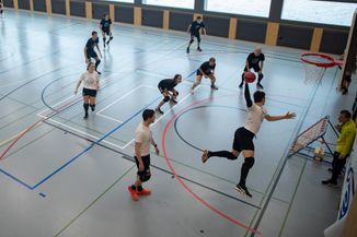 Match de 26 heures de tchoukball entre deux Ã©quipes formÃ©es par des joueuses et joueurs de clubs suisses et des Ã©quipes nationales suisses

OrganisÃ© par Tchouk'Bulle La GruyÃ¨re â https://tchoukbulle.ch/play-to-plant

Photo par David Sandoz

DVSZ0303